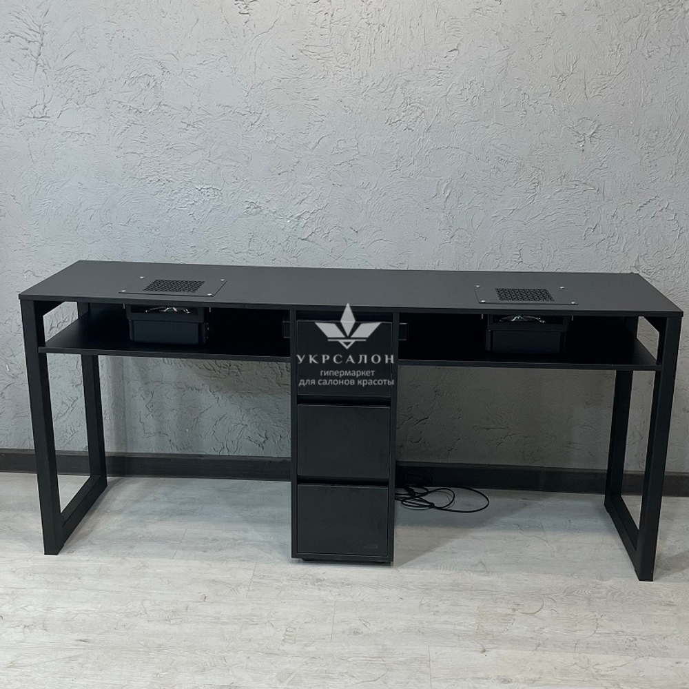 Маникюрный стол Arina