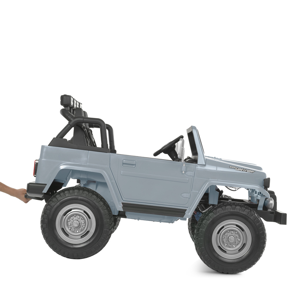 Детский двухместный электромобиль джип 4WD Toyota "WeKids Cars"