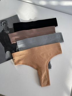 Стрінги в рубчик на високій посадці