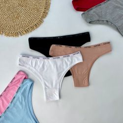 Американки з написом на резинці