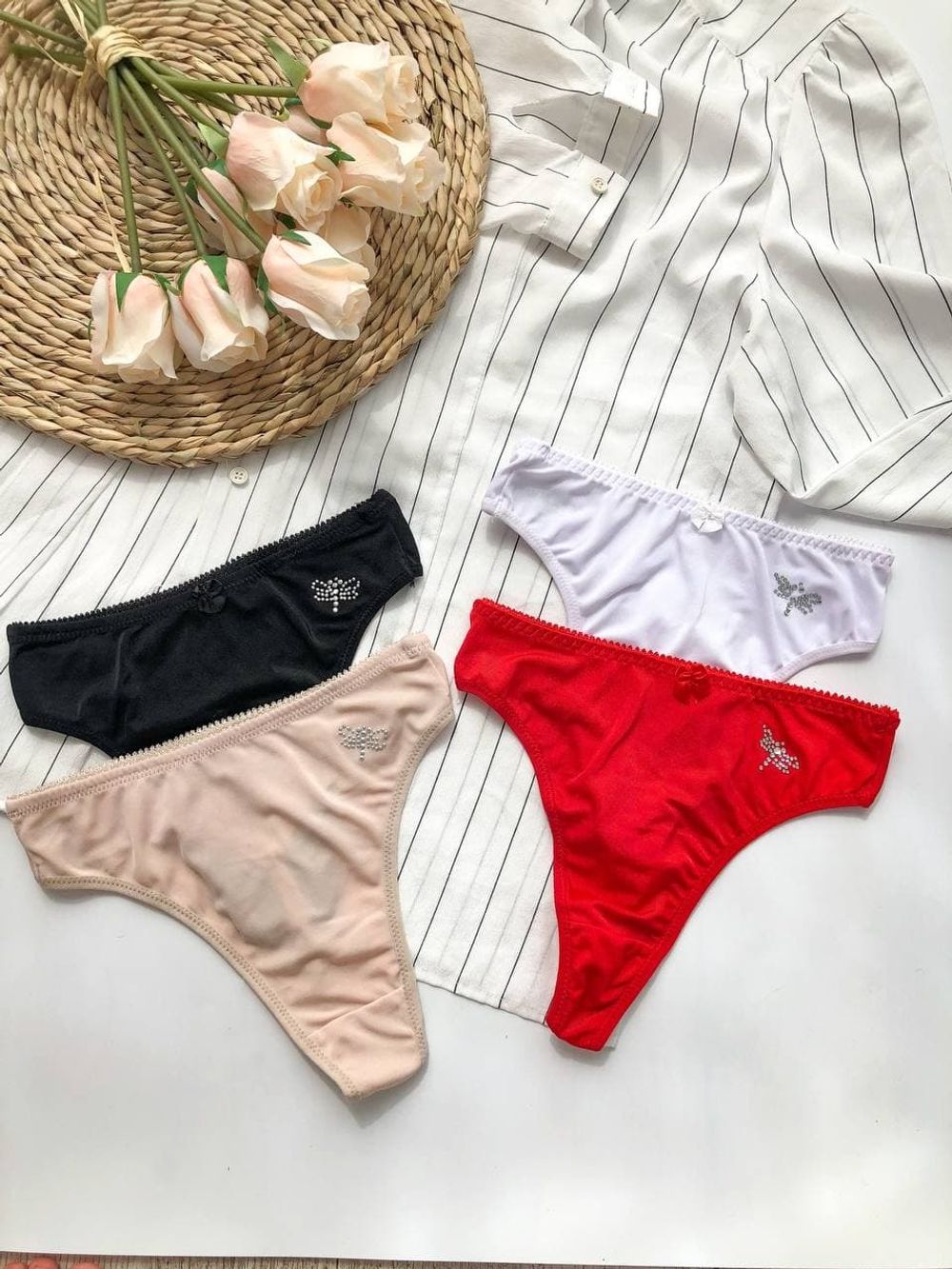 Стринги co значком