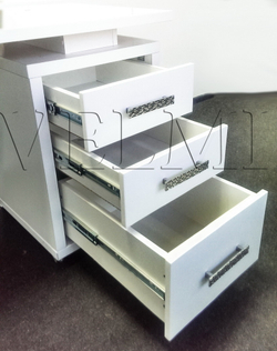 Манікюрний стіл Milan