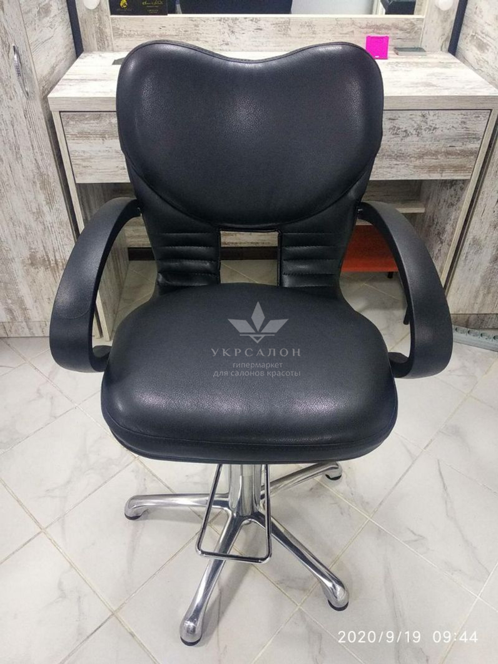 Крісло перукарське Clio