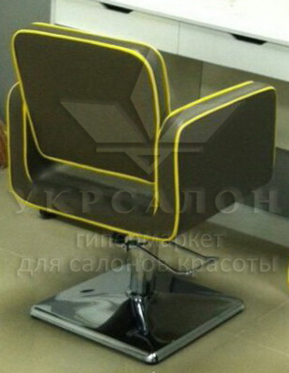 Крісло клієнта JUSTINE