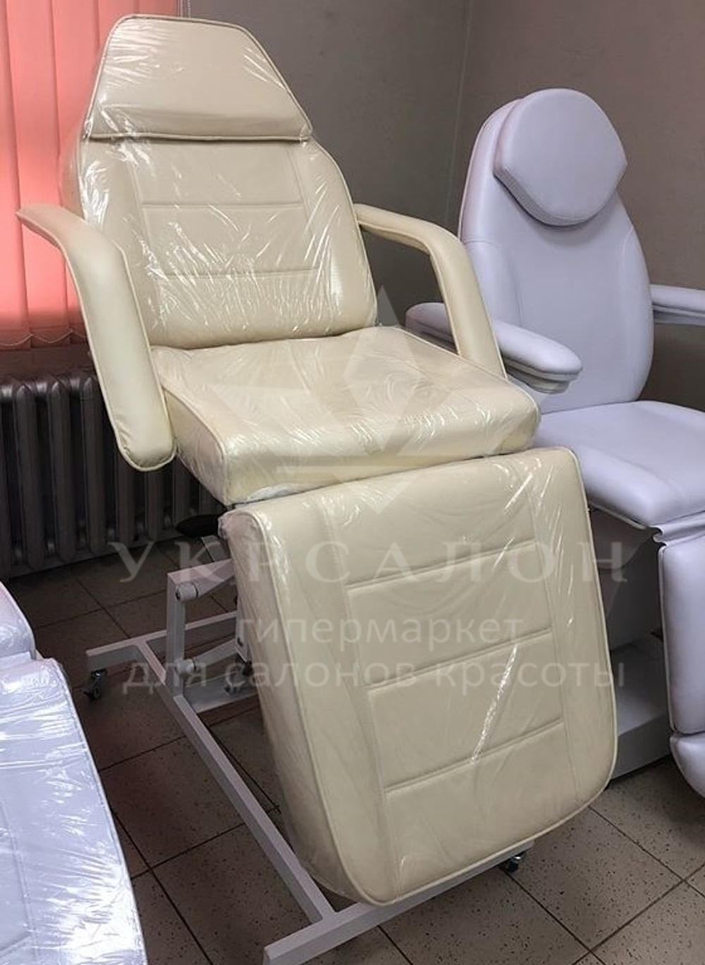 Кушетка косметологическая 233 бежевая