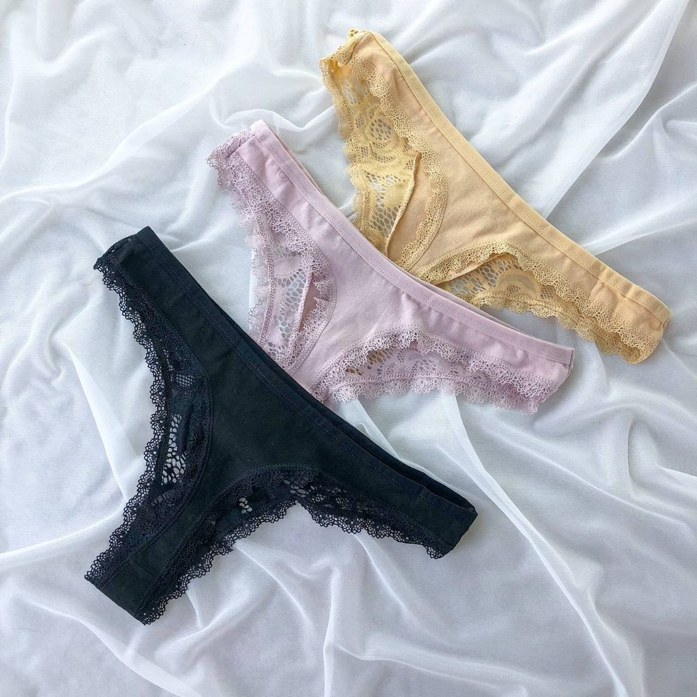 Трусики з мереживними вставками