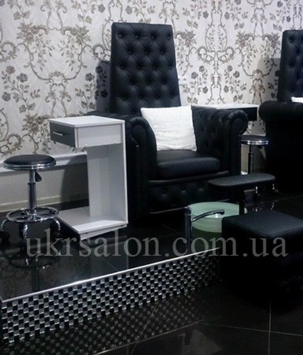 Педикюрное крісло трон queen