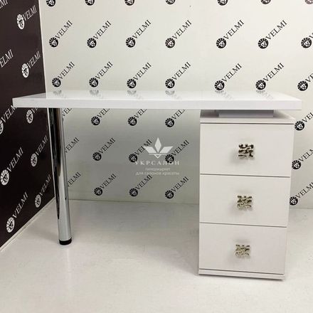 Манікюрний стіл Stockholm