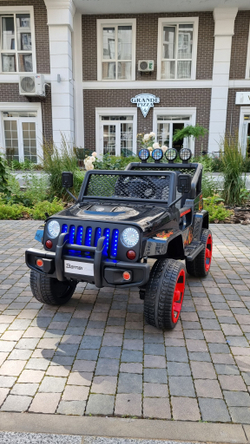 Дитячий електромобіль Jeep 4WD "WeKids Cars"