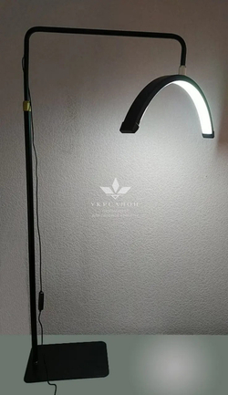 Бестеневая Led лампа для бьюти мастера универсальная полумесяц 58 см, 24 Вт, черная