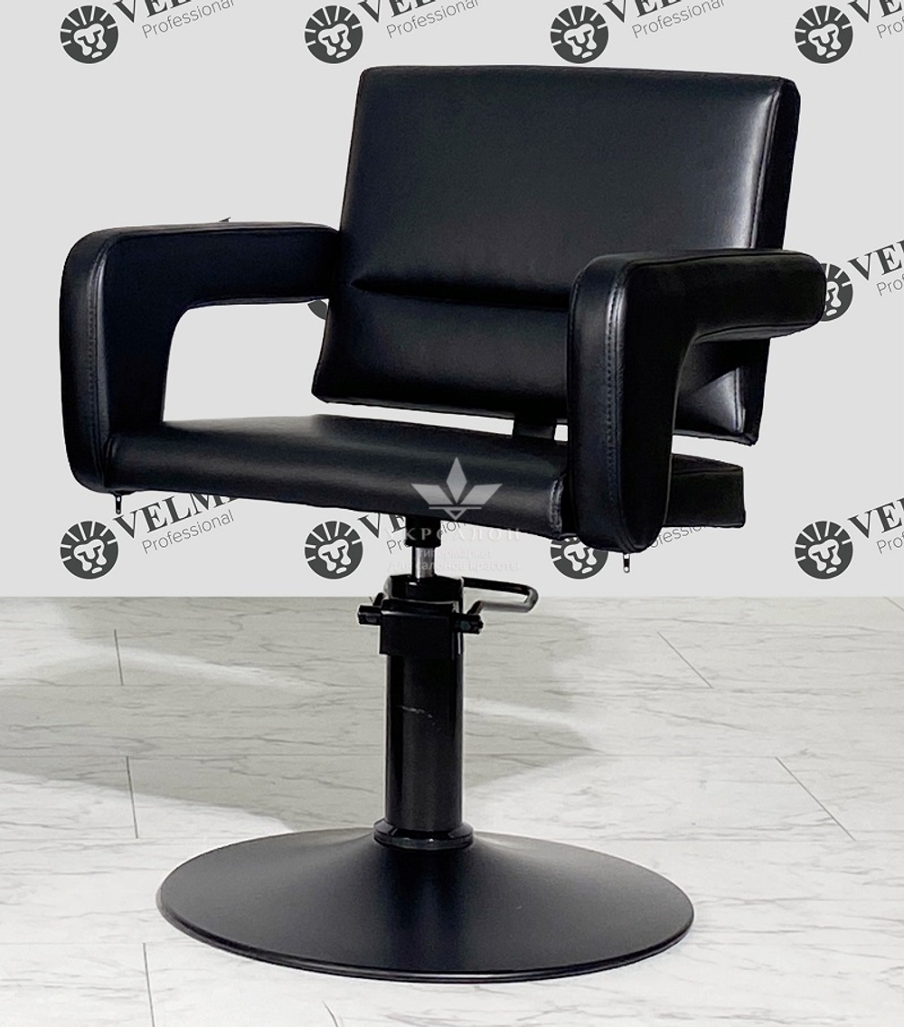 Парикмахерское кресло Flamingo на черном диске