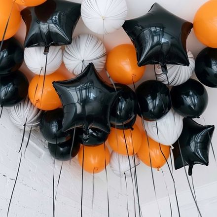 Шарики под потолок на Halloween: звезды и латексные шары