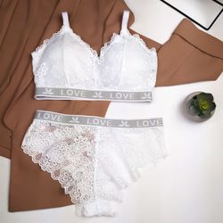 Кружевной комплект с красивым топом