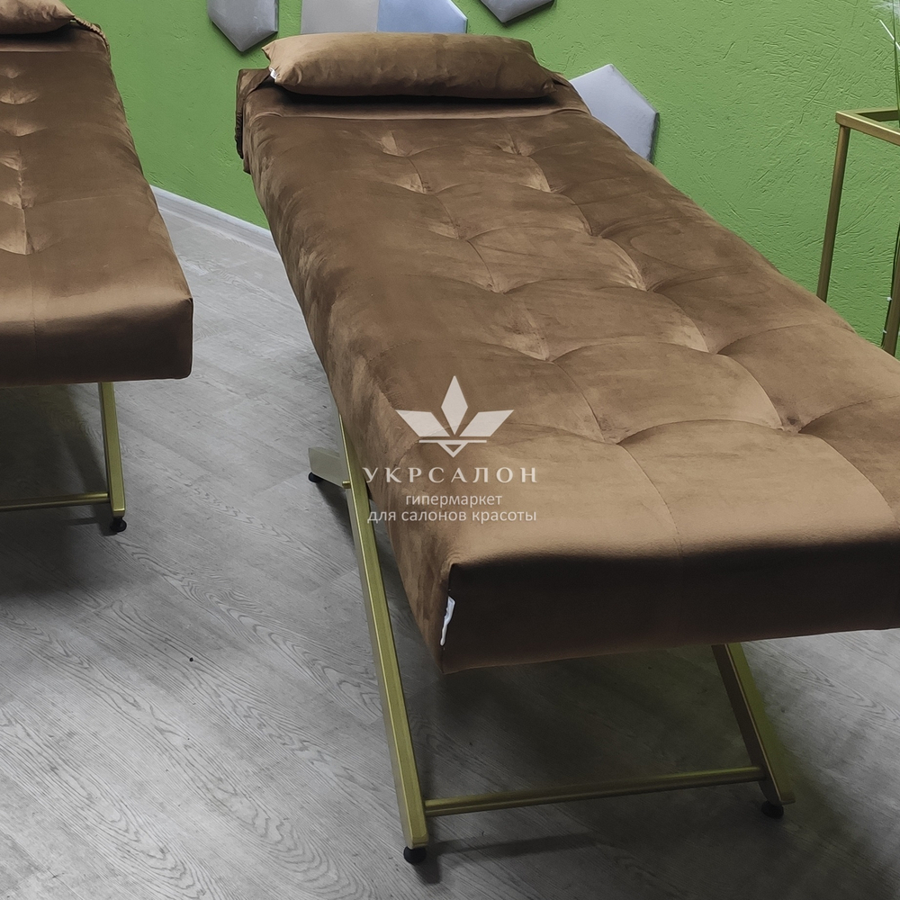 Косметологічна кушетка Tertio з регулюванням підголівника