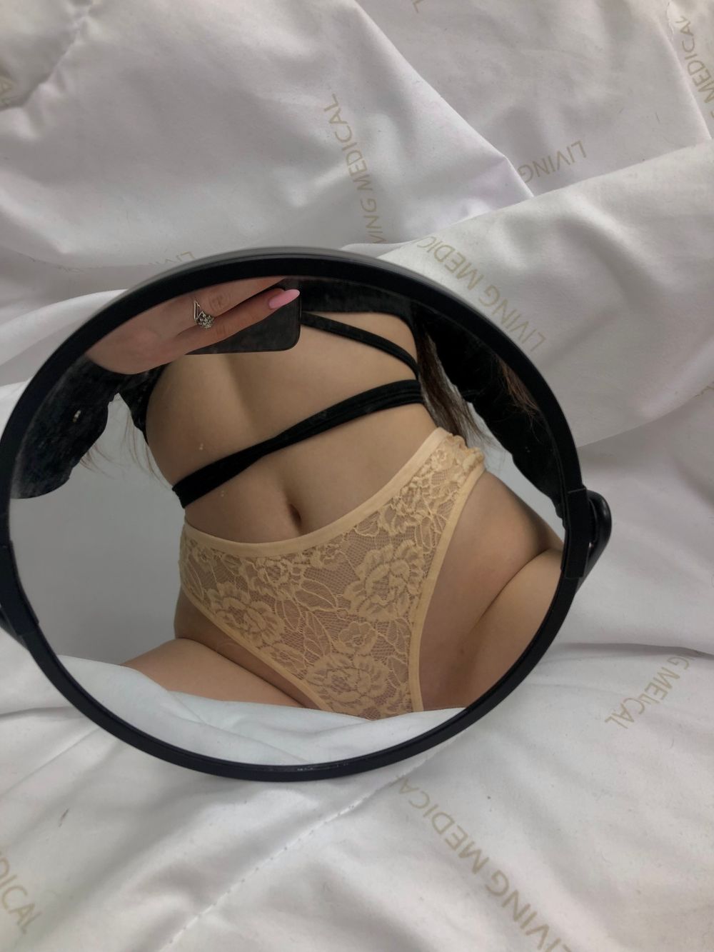 Стрінги з мереживом