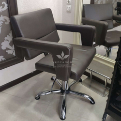 Парикмахерское кресло Flamingo 2