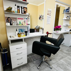 Перукарське крісло Tori