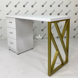 Манікюрний стіл Leo