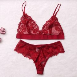 Комплект з ніжним мереживом