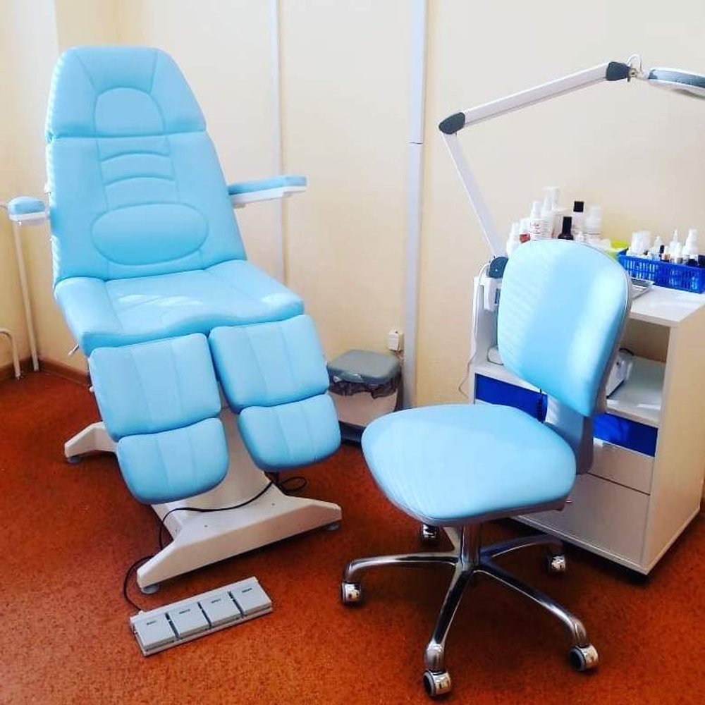 Педикюрно-косметологическое кресло FUT-PROFI-2