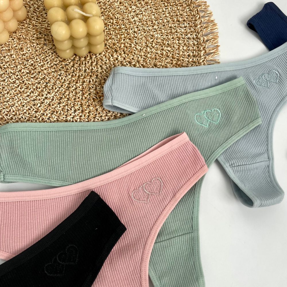 Стрінги з  мінімальною нашивкою «Сердечка»