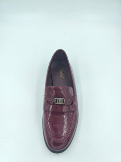 Лакированные бордовые лоферы из искусственной кожи