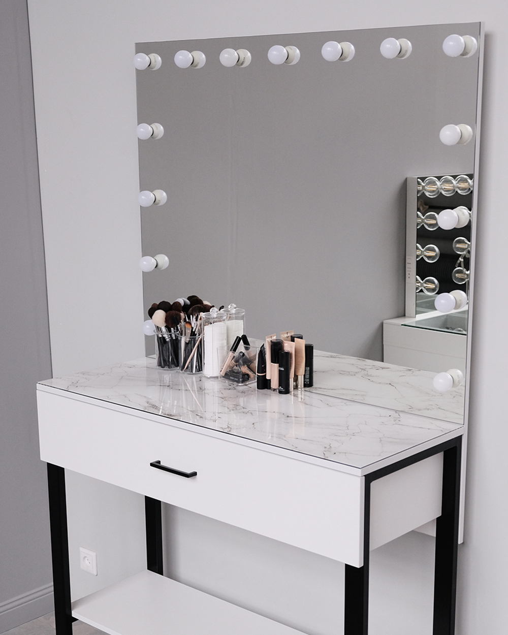 Робоче місце перукаря Capri