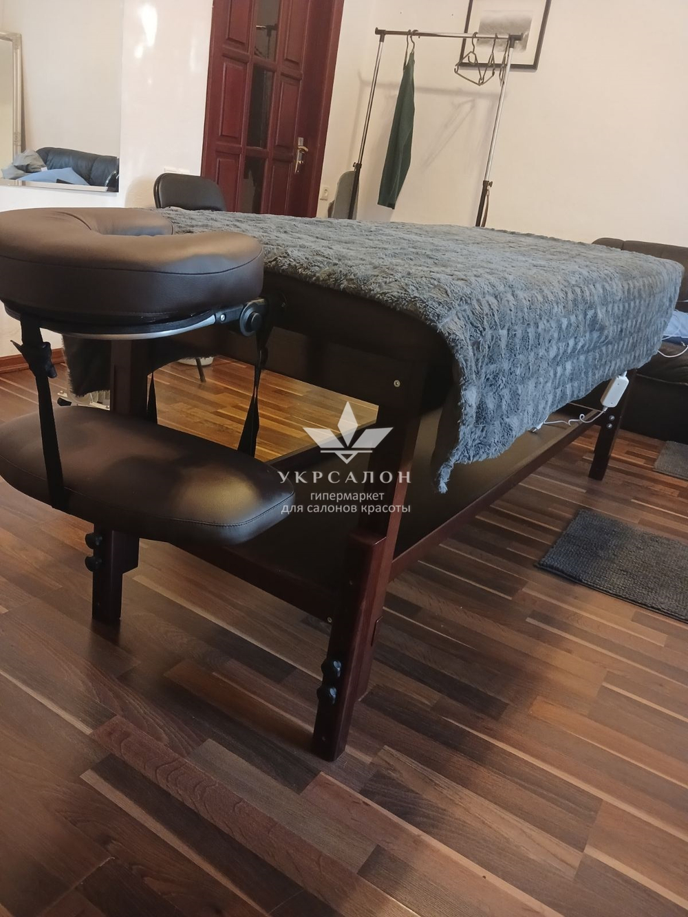 Стационарный массажный стол KP-10 Brown