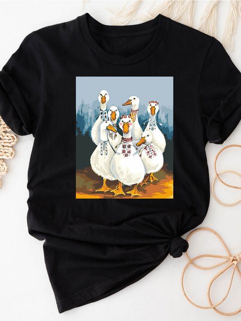 Футболка жіноча чорна Geese in embroidered shirts Katarina Ivanenko