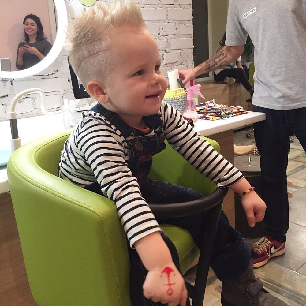 Детское парикмахерское кресло Kinder