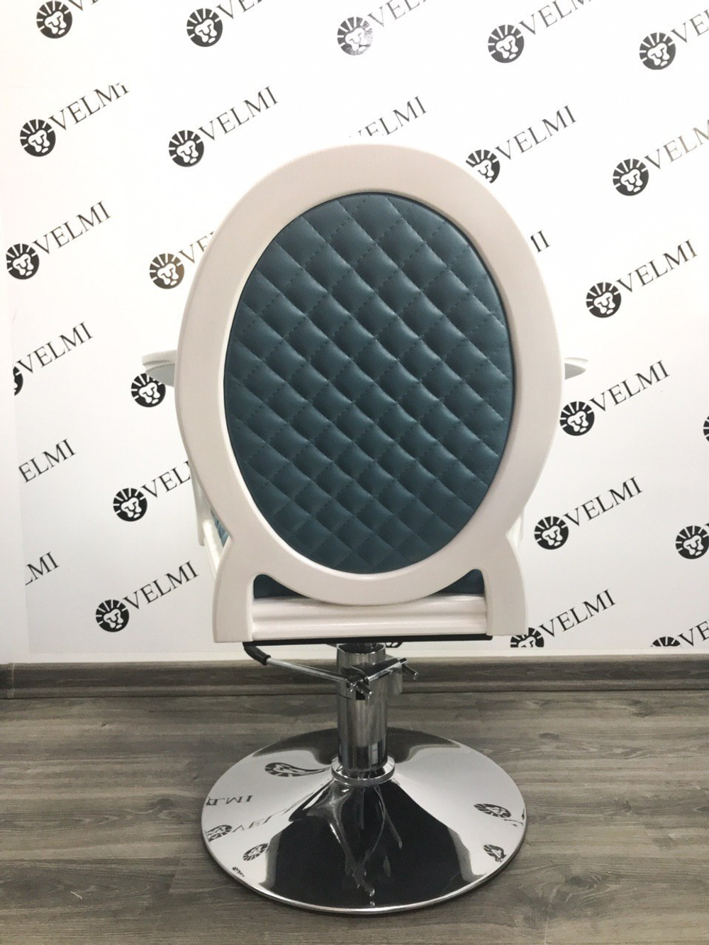 Парикмахерское кресло Mozart White