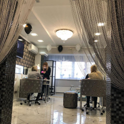 Манікюрний стіл Queen 3