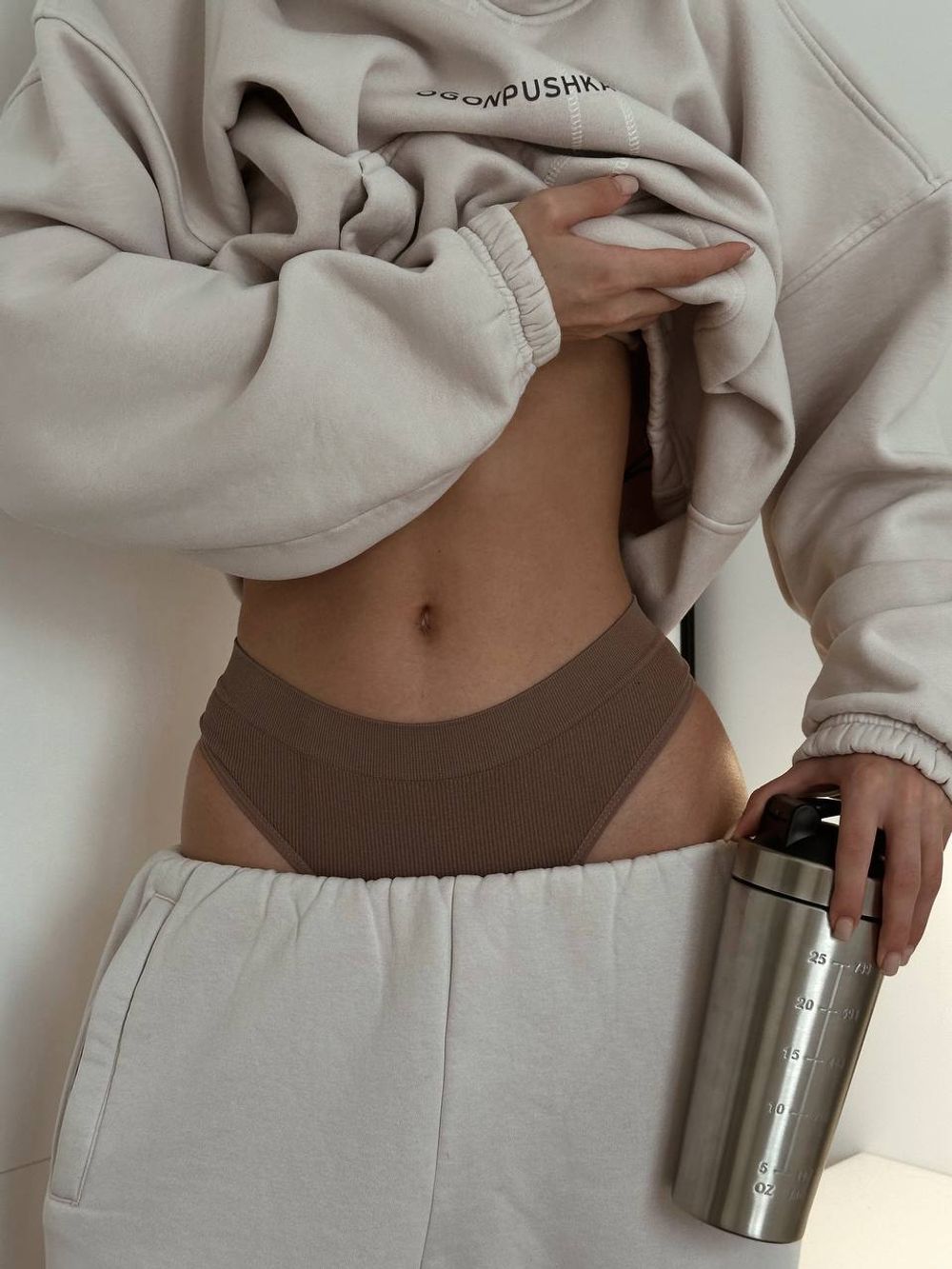 Стрінги в рубчик на високій посадці