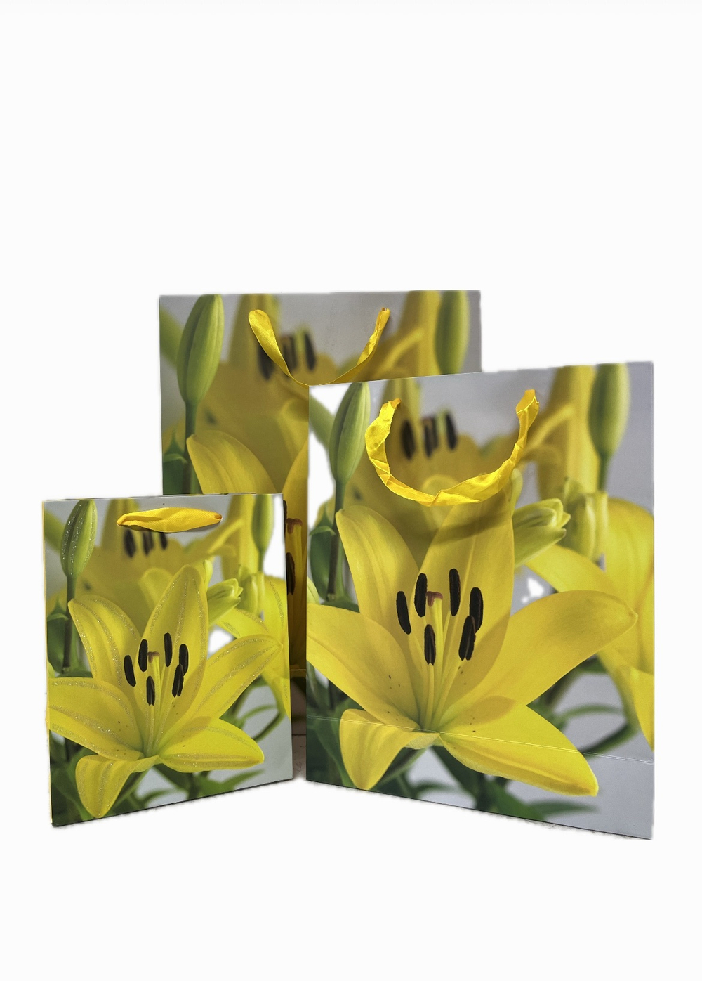 Набор подарочных пакетов с жёлтыми лилиями — 3 штуки