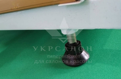 Складна підставка для педикюру з місцем під ванночку