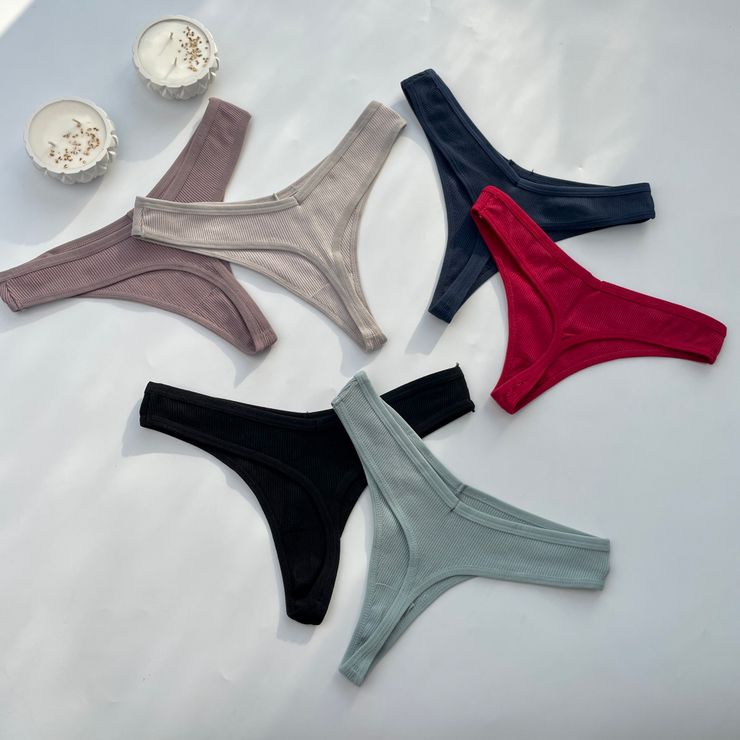 Стрінги в рубчик