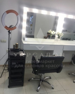 Перукарський візок pomocnik intro