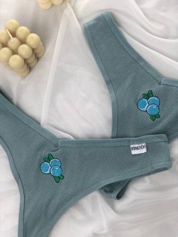 Стрінги з нашивкою