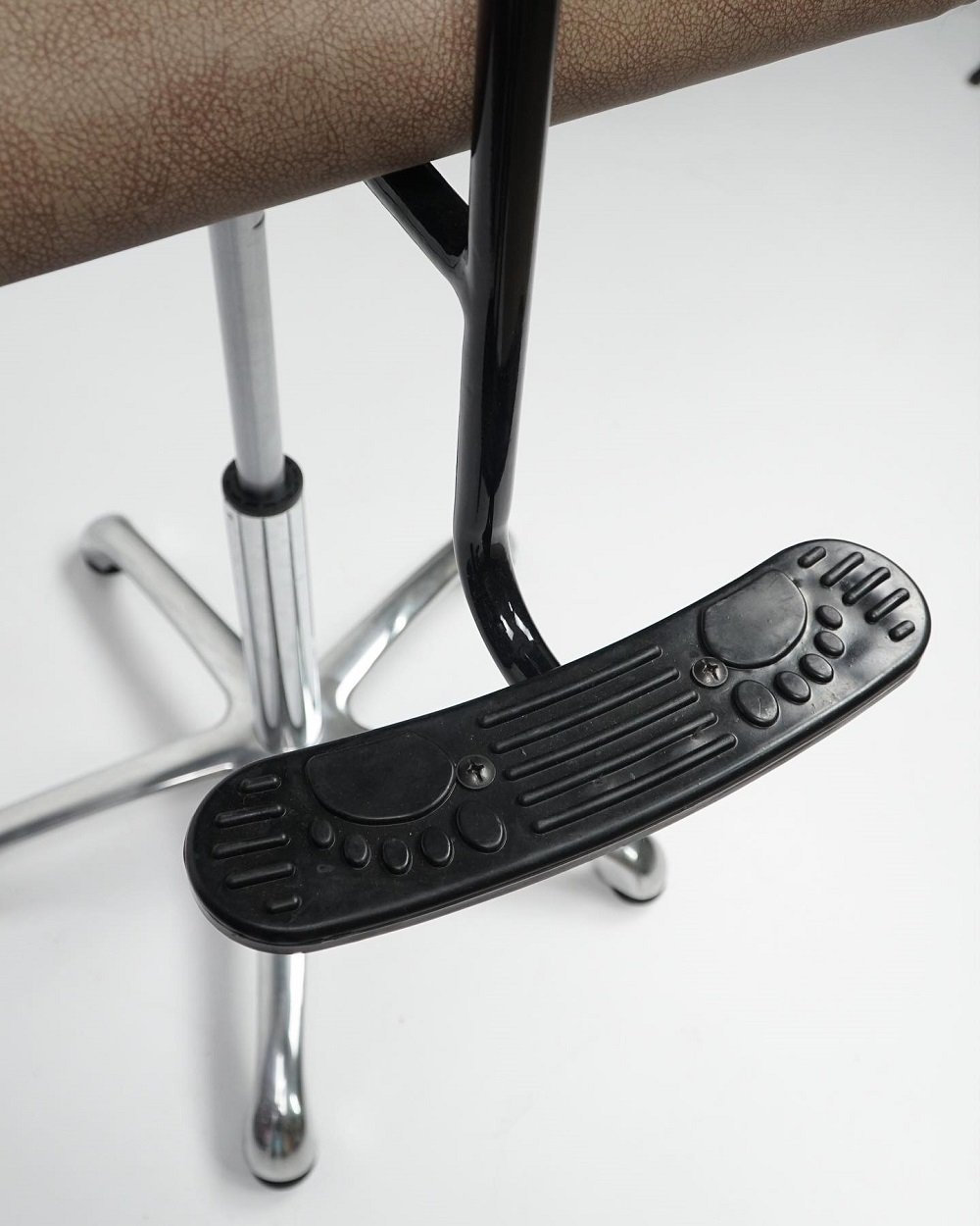 Детское парикмахерское кресло Kid Styling Chair