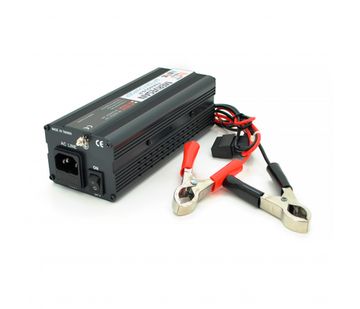 Зарядний пристрій Mervesan MT-150C-12C для акумулятора 12В струмом 10 А. Рекомендовано для АКБ від 30 до 100 А/год