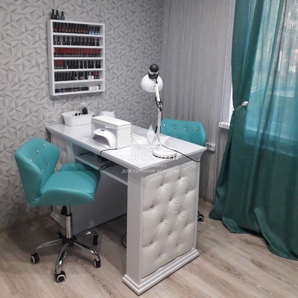 Манікюрний стіл Queen