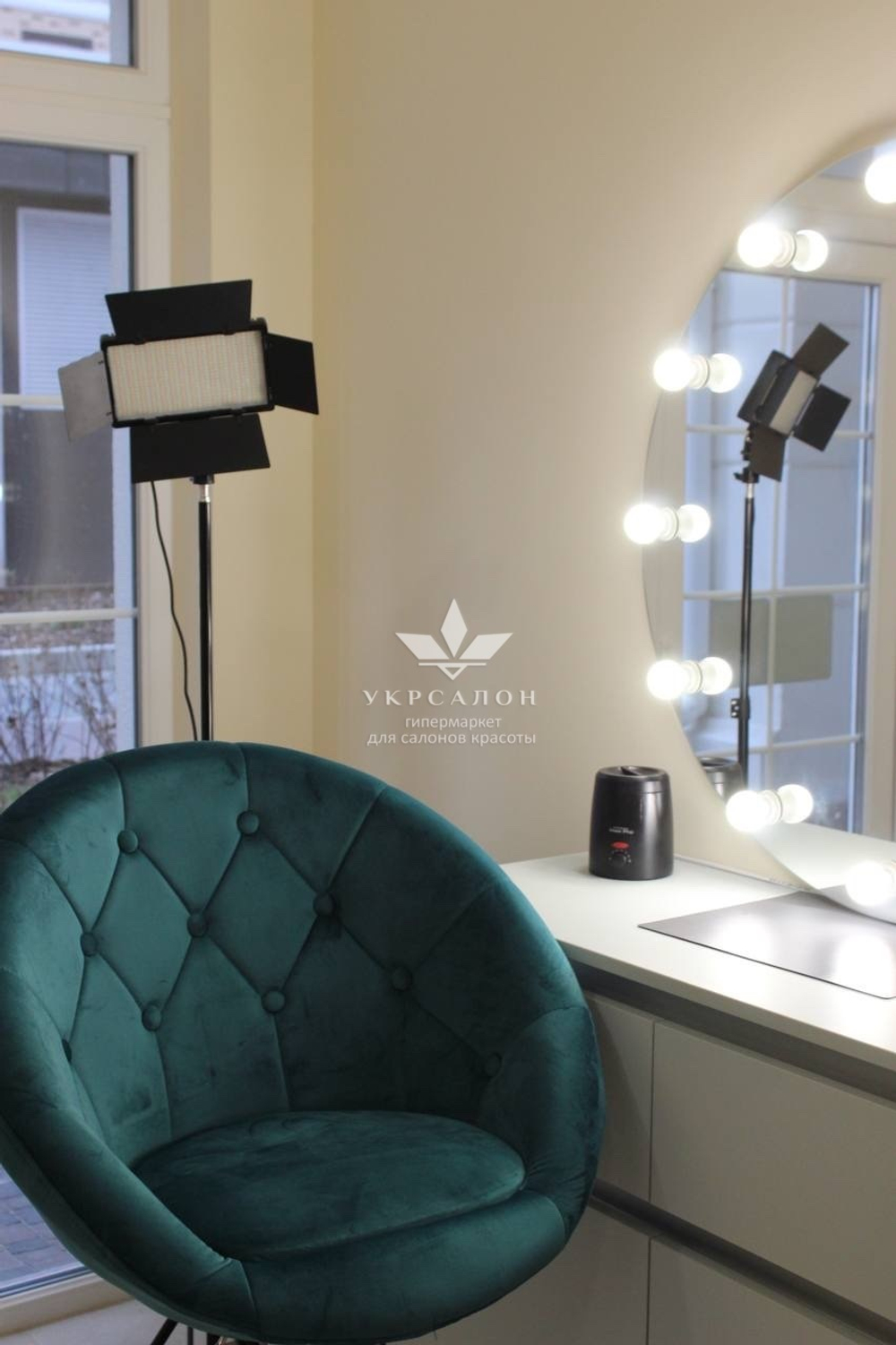 Стульчик для визажа Asti Star Velor