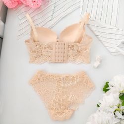 Комплект белья кружевной из бюстье и трусиков