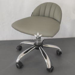 Стульчик для педикюра Rior