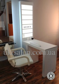 Стелаж для лаків з підсвічуванням Tower