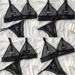 Соблазнительный комплект с надписями