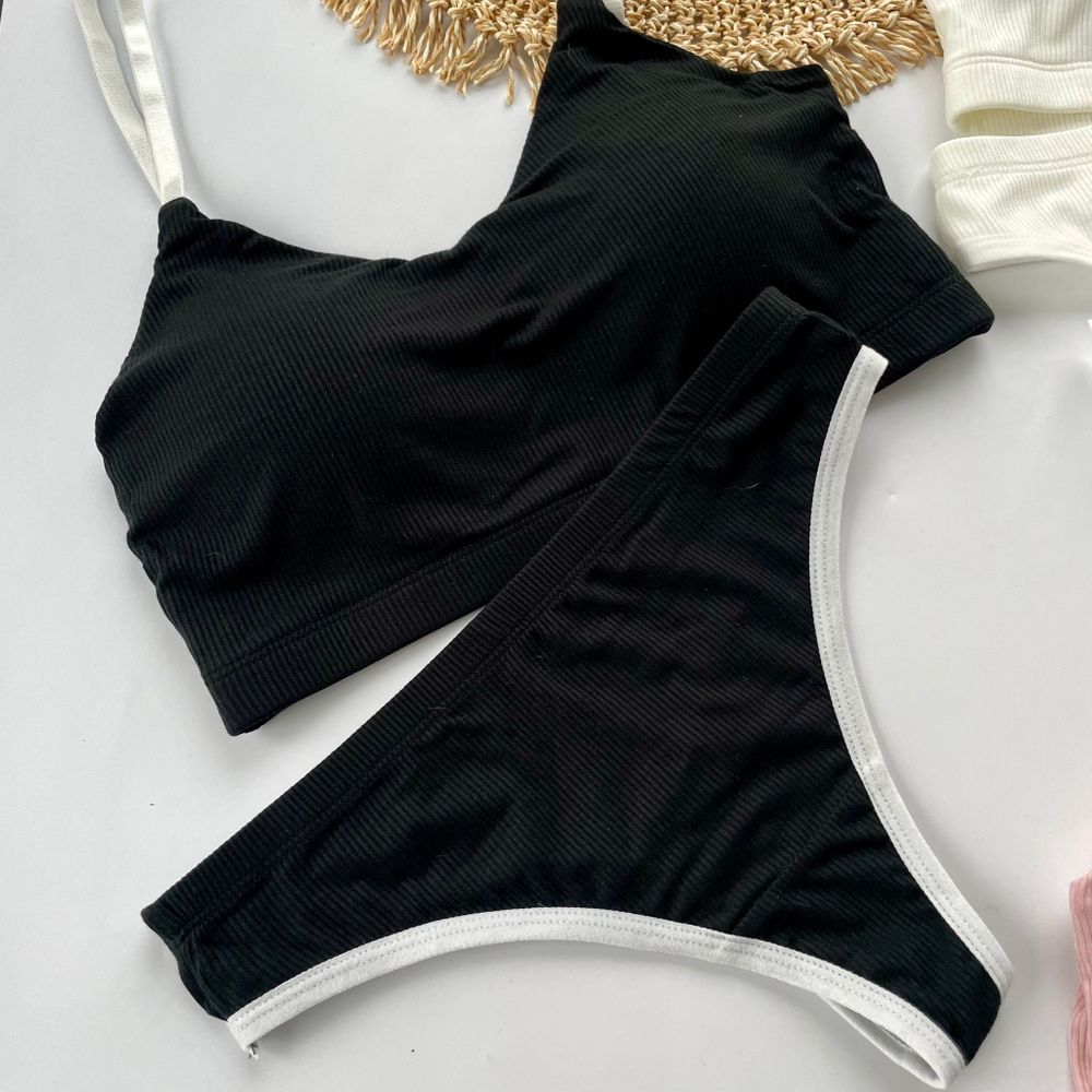 Комплект з топом в рубчик