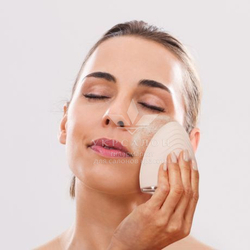 Силіконова щітка для вмивання Blossom