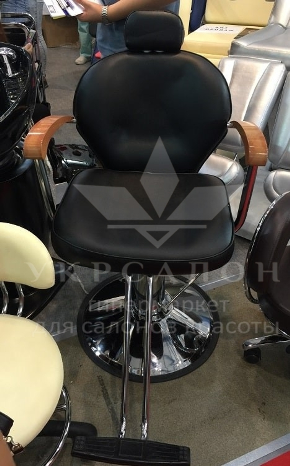 Перукарське крісло 335