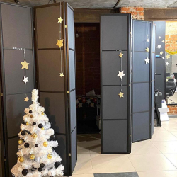 Ширма в темной раме классическая